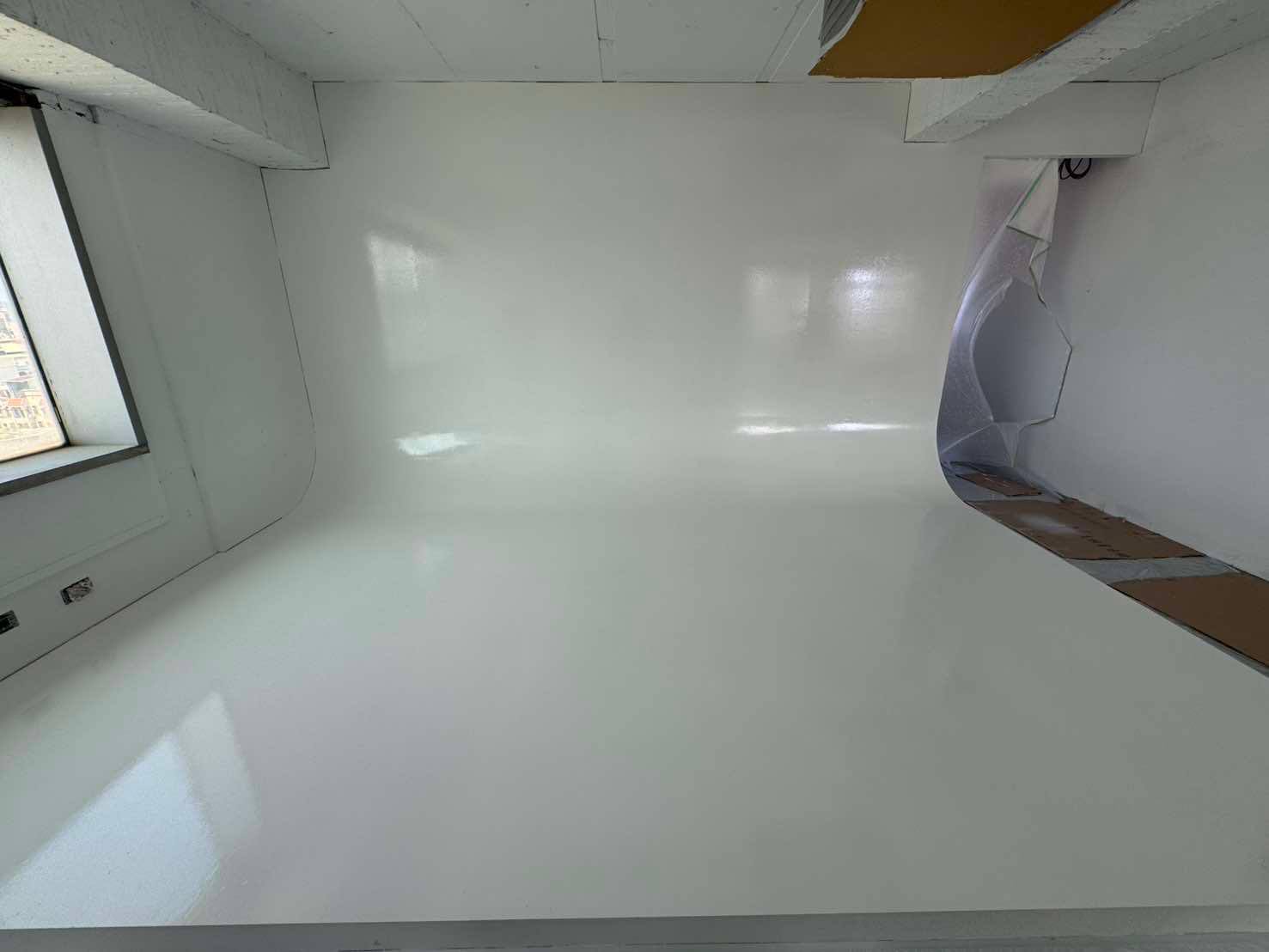 台南服飾店平面攝影牆EPOXY消光面